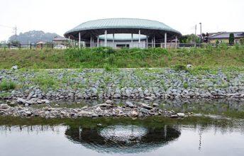 栃本親水公園内 公衆トイレ新築